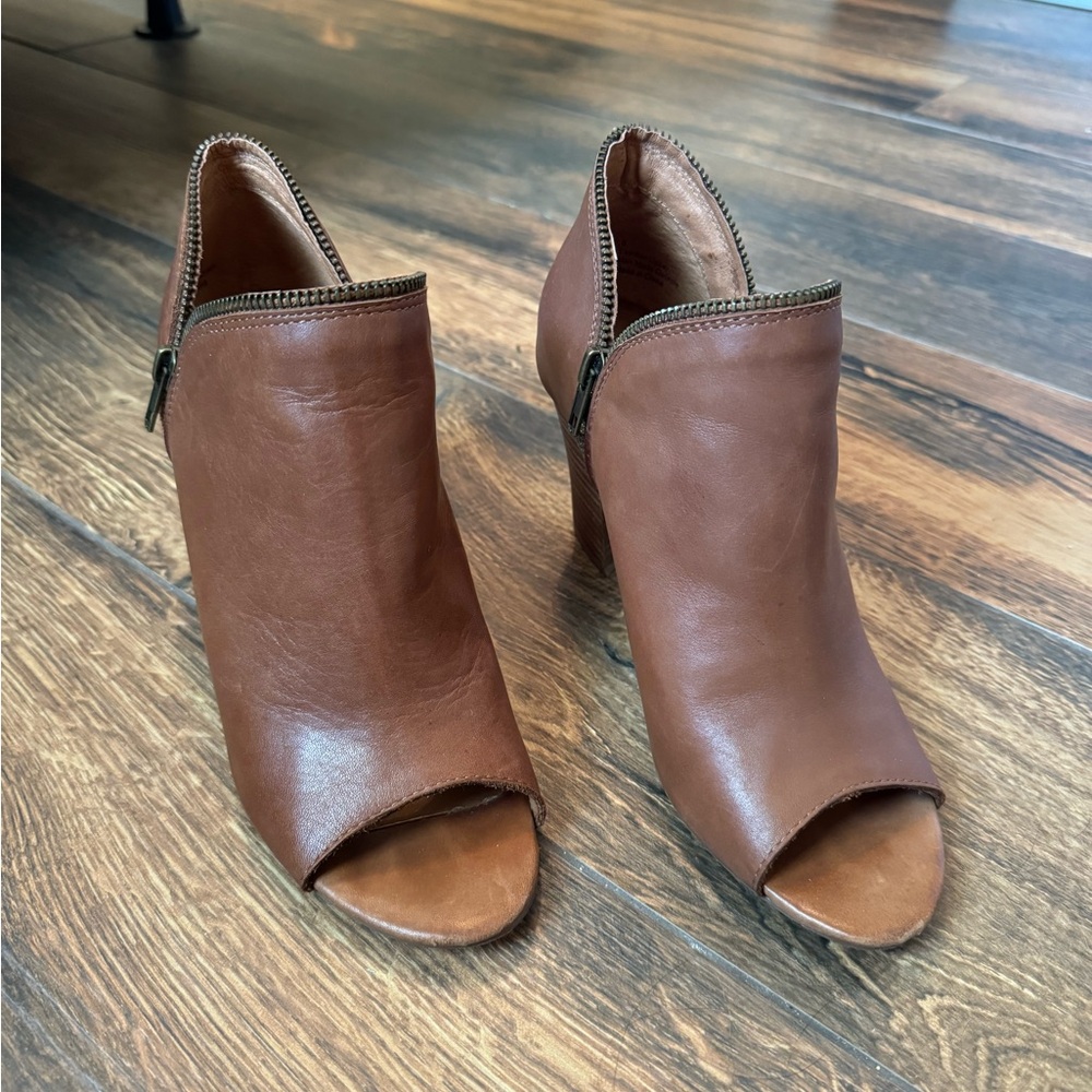 Sbicca leather peep toe booties with zipper detail